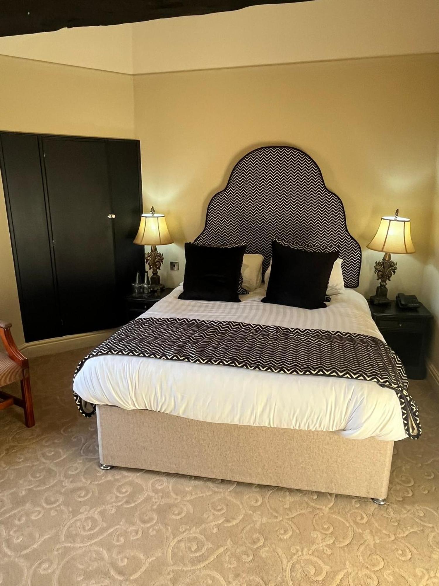 Ye Olde Bell Hotel & Spa 雷特福德 外观 照片