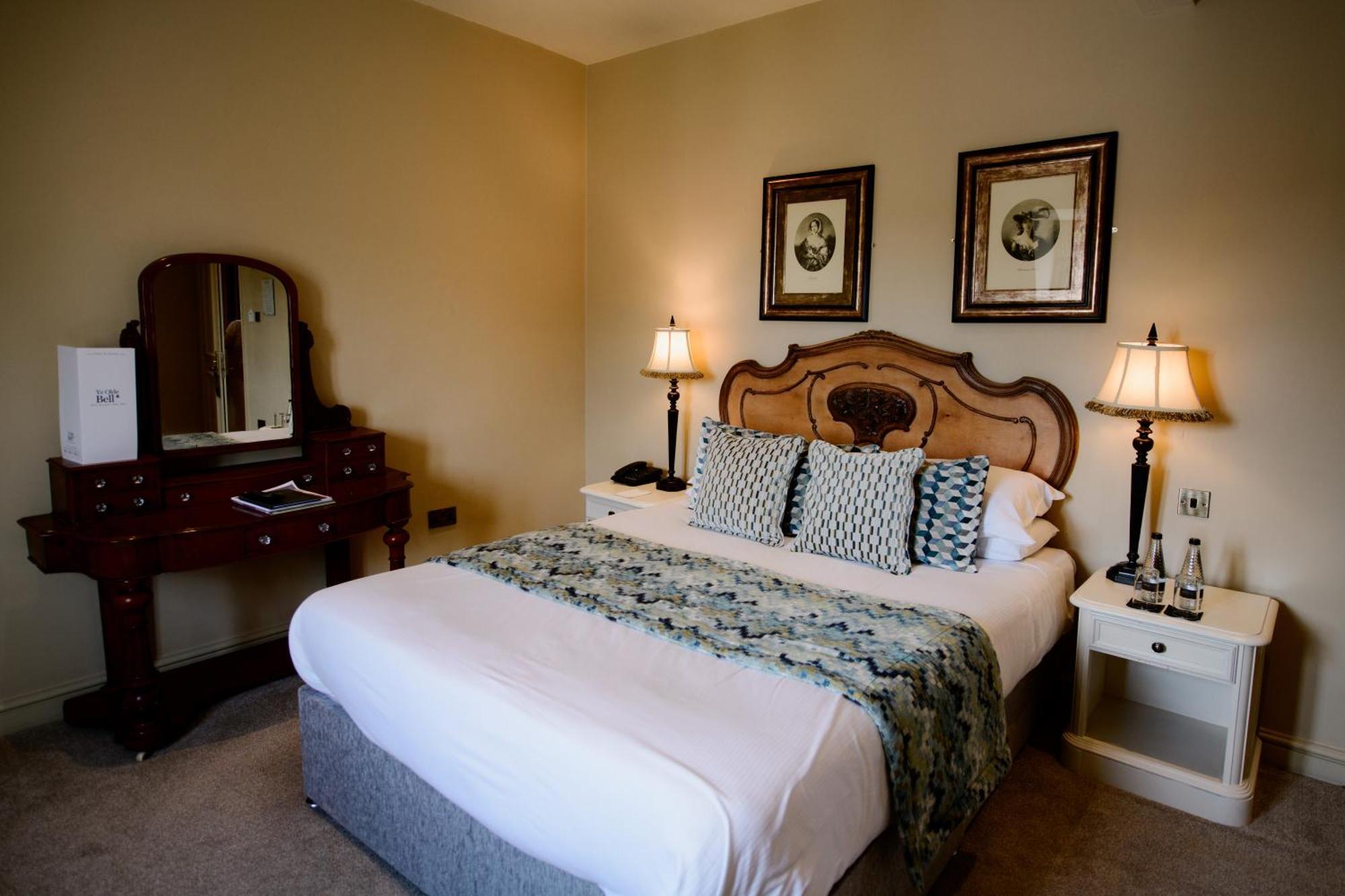 Ye Olde Bell Hotel & Spa 雷特福德 外观 照片